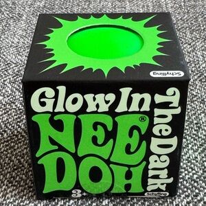 Needoh Schylling Glow-In-The-Dark Ball - Green NIB AUTHENTIC